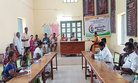 ஒன்றியக்குழு கூட்டத்தில் கலந்து கொண்டவர்களை படத்தில் காணலாம்.