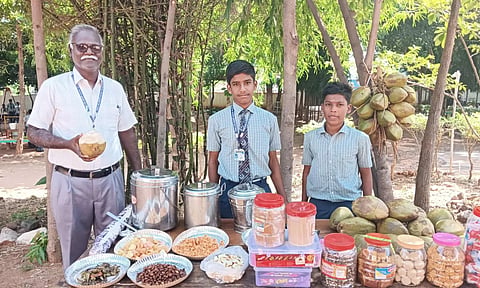 பாரம்பரிய உணவுகள் விற்பனைக்கு வைக்கப்பட்டுள்ள காட்சி.
