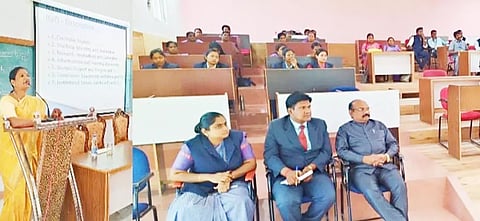 கருத்தரங்கில் கலந்து கொண்டவர்கள்.