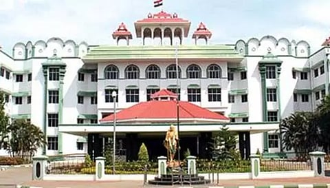 தென்மாவட்டங்களில் ஆர்.எஸ்.எஸ். பேரணிக்கு அனுமதி வழங்க கோரி மதுரை ஐகோர்ட்டில் மனு