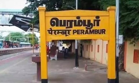 பெரம்பூர் ரெயில் நிலையத்தில் இருக்கல்லூரி மாணவர்களிடையே மோதல்