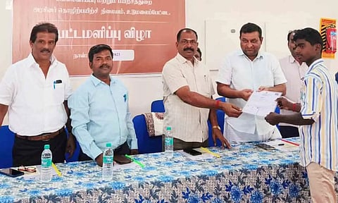 பட்டமளிப்பு விழா நடைபெற்ற காட்சி. 