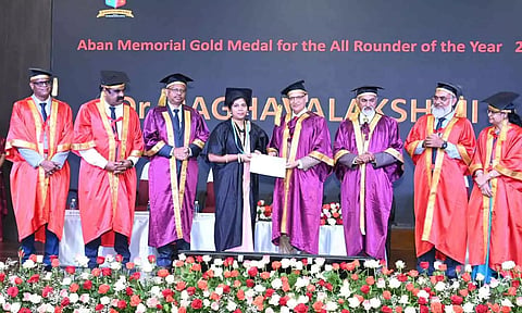 பிம்ஸ் மருத்துவ கல்லூரியில் பட்டமளிப்பு விழா நடந்த போது எடுத்த படம்.