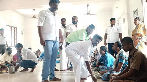 தமிழக மக்கள் முன்னேற்றக் கழகத்தின் பொதுச்செயலாளர் பிரிசில்லா பாண்டியன் பிறந்தநாளை முன்னிட்டு தேவிபட்டினத்தில் உள்ள மனவளர்ச்சி குன்றியோர் இல்லத்தில் கிழக்கு மாவட்ட செயலாளர் முனியசாமி உணவு வழங்கினார்.