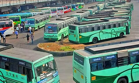 ஆயுதபூஜையை முன்னிட்டு சென்னையில் இருந்து கடலூர், விழுப்புரத்துக்கு 200 சிறப்பு பஸ்கள் இயக்கம்