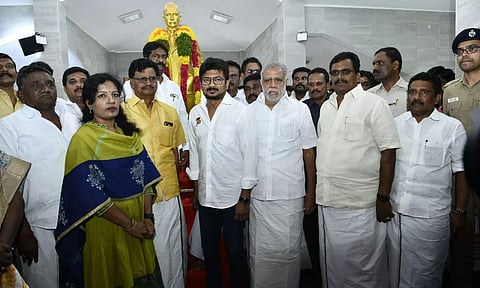 லோயர்கேம்ப் பென்னிகுவிக் மணி மண்டபத்தில் அவரது சிலைக்கு அமைச்சர் உதயநிதி ஸ்டாலின் மாலை அணிவித்து மரியாதை செலுத்தினார். 