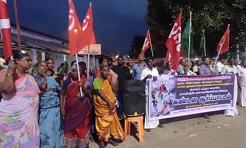 இந்தியா கூட்டணி கட்சி சார்பில் கண்டன ஆர்ப்பாட்டம் நடைபெற்ற காட்சி, 