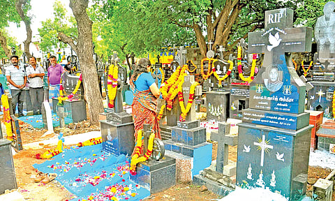 குமரியில் இன்று கல்லறை திருநாள் அனுசரிப்பு