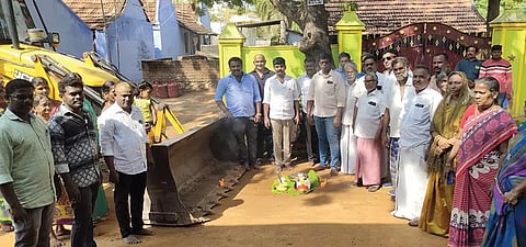 உடன்குடி பேரூராட்சியில் ரூ.26 லட்சத்தில் புதிய சாலை பணி தொடக்கம்