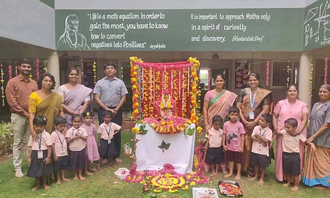 ஏ.வி.பி. பள்ளியில் மாசில்லா தீபாவளி கொண்டாடப்பட்ட காட்சி. 