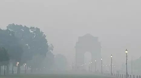 டெல்லியில் தடையை மீறி பட்டாசு வெடிப்பு- காற்று மாசு அதிகரிப்பு