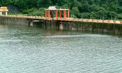 தீபாவளி விடுமுறையையொட்டி ஆழியார் அணை, கவியருவிக்கு 3 நாட்களில் 25 ஆயிரம் பேர் வருகை