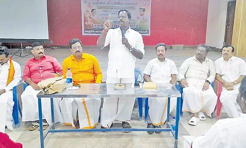 பா.ஜ.க. ஆலோசனை கூட்டத்தில் மாநில பொதுச்செயலாளர் கருப்பு முருகானந்தம் பேசினார்.
