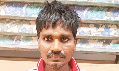 கள்ளக்காதலியுடன் உல்லாசம் அனுபவித்த பூசாரி சேலம் சிறையில் அடைப்பு: கோவிலுக்கு வந்த மேலும் 20 பெண்களுடன் தொடர்பு