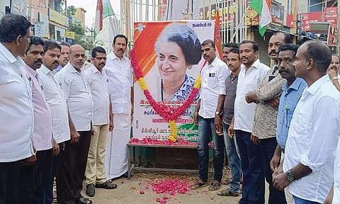 பிறந்த நாளை முன்னிட்டு இந்திரா காந்தி படத்திற்கு மாலை