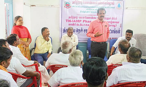 விவசாயிகளுக்கு சிறப்பு பயிற்சி அளிக்கப்பட்டது.