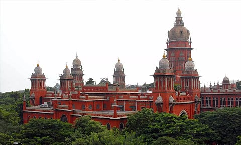 கிறிஸ்தவ வாரிசுரிமை சட்டத்தின்படி மகனின் சொத்தில் தாய்க்கு பங்கு கிடையாது- ஐகோர்ட்டு தீர்ப்பு