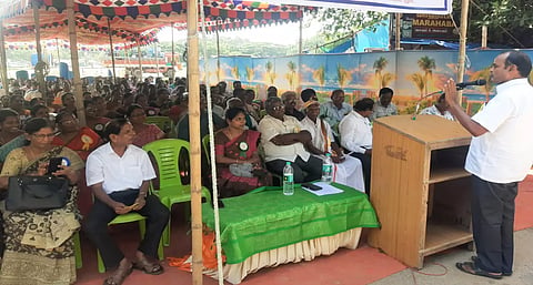 முதுநிலை பட்டதாரி ஆசிரியர் கழகத்தினர் உண்ணாவிரதம்