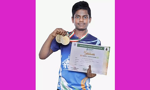 சோழவந்தான் அருகே சாதனை மாணவனுக்கு பாராட்டு