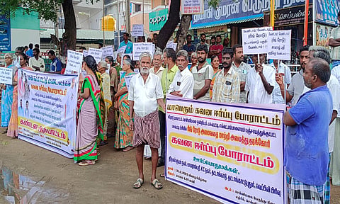 புறவழிச்சாலை அமைக்க எதிர்ப்பு தெரிவித்து கிராம மக்கள் ஆர்ப்பாட்டம்