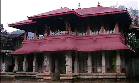 கொல்லூர் கோவில் அமைப்பு