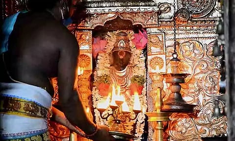 திருநள்ளாறில் சனிப்பெயர்ச்சி விழா: ஆன்லைனில் விண்ணப்பிக்கலாம்