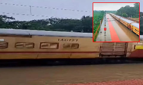 ஸ்ரீவைகுண்டத்தில் சிக்கி தவிக்கும் பயணிகள்: ஆர்பிஎஃப் குழு ரெயில் நிலையம் சென்றடைந்தது