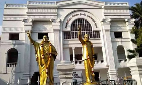 அ.தி.மு.க. தேர்தல் குழுக்கள் நாளை முதல்கட்ட ஆலோசனை... வேட்பாளர் தேர்வுக்கு தயாராகிறார்கள்