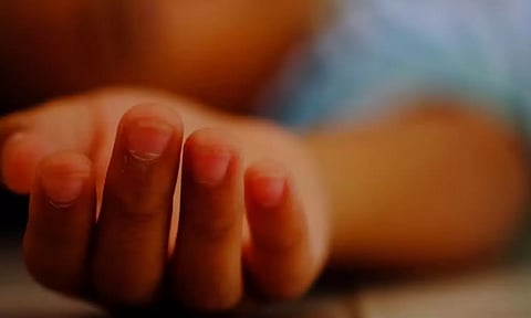 4 வயது மகனை கொன்று உடலை பையில் அடைத்த பெண் அதிகாரி