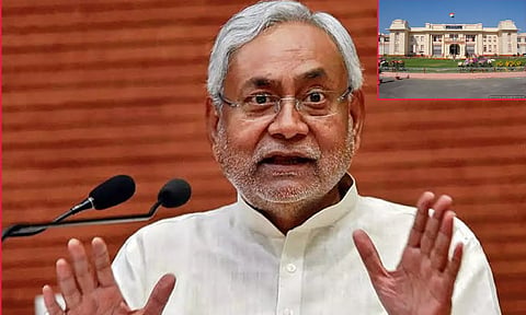 என்னவும் செய்யலாம், பதவிதான் முக்கியம் என்கிறாரா நிதிஷ்?