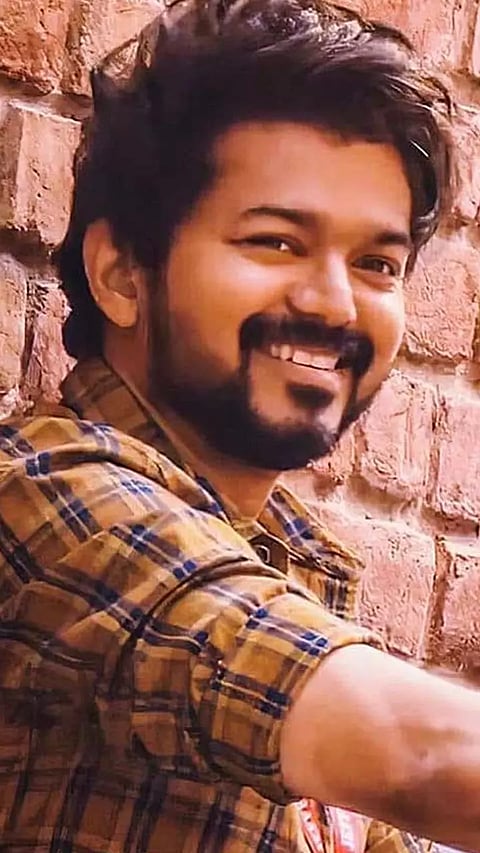 சினிமாவில் இருந்து விலகுகிறாரா விஜய்?
