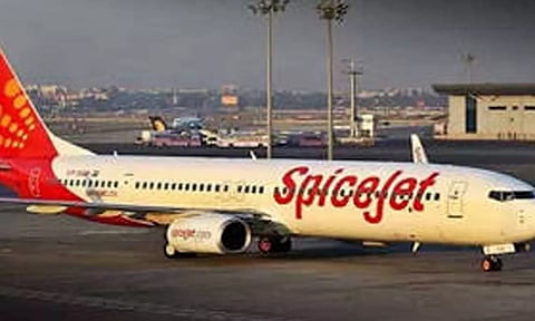 செலவினங்களை குறைக்க 1400 ஊழியர்களை பணிநீக்கம் செய்யும் ஸ்பைஸ்ஜெட்