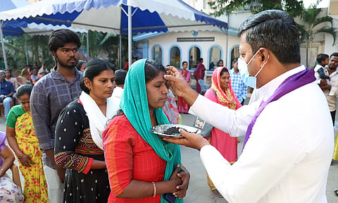 இன்று சாம்பல் புதன்: கிறிஸ்தவர்களின் தவக்காலம் தொடங்கியது