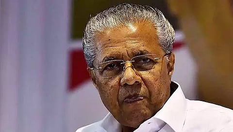 மாணவர் அமைப்பை தூண்டி கருப்பு கொடி போராட்டம் நடத்தும் பினராயி விஜயன்: ஆளுநர் குற்றச்சாட்டு