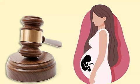 சாலையில் நடந்த பிரசவத்தில் இரட்டை குழந்தைகள் மரணம்.: 4 லட்சம் இழப்பீடு வழங்க நீதிமன்றம் உத்தரவு