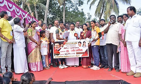 முதலமைச்சர் பிறந்த நாளை முன்னிட்டு மாநில அளவிலான மினி மாரத்தான் போட்டி- கனிமொழி தொடங்கி வைத்தார்