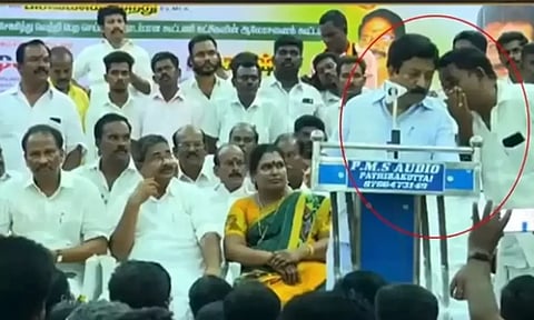 ஒரே கஷ்டமப்பா...! தேமுதிகவிற்கு பம்பரம் சின்னமா ? உளறி பின்பு சமாளித்த சி.வி.சண்முகம்