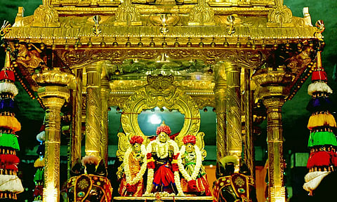 பவுர்ணமியில் காமாட்சி தேர்