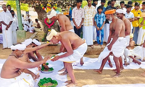 58 கிராம மக்கள் கொண்டாடிய பாரம்பரிய `வெற்றிலைப்பிரி விழா'