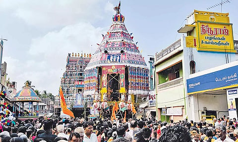 ராமநவமி பெருவிழாவையொட்டி கும்பகோணம் ராமசுவாமி கோவிலில் தேரோட்டம் நடந்தபோது எடுத்தபடம்