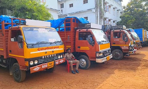 தமிழகத்தில் ஓட்டுப்பதிவுக்கு அனைத்து ஏற்பாடுகளும் தயார்- 3.32 லட்சம் பேர் தேர்தல் பணிகளில் ஈடுபடுகிறார்கள்