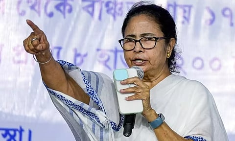 வாக்குப்பதிவு நாளில் சிபிஐ சோதனை- தேர்தல் ஆணையத்திடம் திரிணாமுல் காங்கிரஸ் புகார்