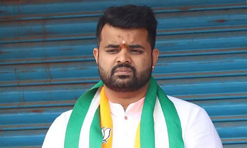பிரஜ்வல் ரேவண்ணா விவகாரம்- புகார் அளிக்க உதவி எண் அறிவிப்பு