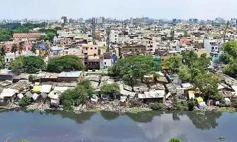 கூவம், பக்கிங்காம் ஆறுகளில் அடுத்த மாதம் ஆக்கிரமிப்புகள் அகற்றம்