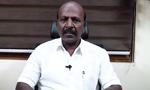 கோவிஷீல்டு தடுப்பூசியால் தமிழகத்தில் எந்த பாதிப்பும் இல்லை- அமைச்சர் தகவல்