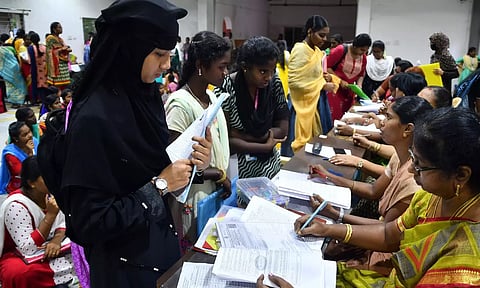 சேலம் அரசு கலைக்கல்லூரியில் பொதுப்பிரிவு கலந்தாய்வு இன்று தொடங்கியது