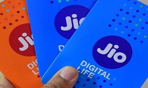திடீரென முடங்கிய ஜியோ.. கனெக்டிவிட்டி இல்லாமல் சிக்கித் திணறிய பயனர்கள்