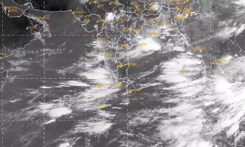 தமிழகத்தில் 3 நாட்களுக்கு அதி கனமழை- இந்திய வானிலை ஆய்வு மையம்