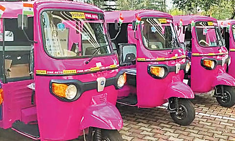 சென்னையில் பெண்களின் பாதுகாப்புக்காக இளஞ்சிவப்பு ஆட்டோக்கள்