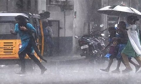 கொட்டி தீர்த்த கனமழை: நீலகிரியில் 4 தாலுகா பள்ளிகளுக்கு இன்று விடுமுறை அறிவிப்பு